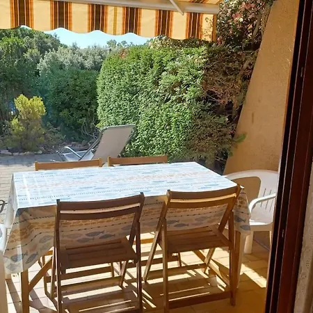 A Few Steps From The Beach, Very Comfortable Apartamento *